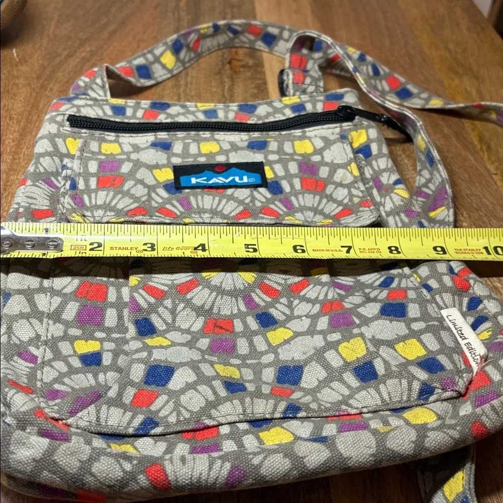 Kavu Geometric Canvas Crossbody
